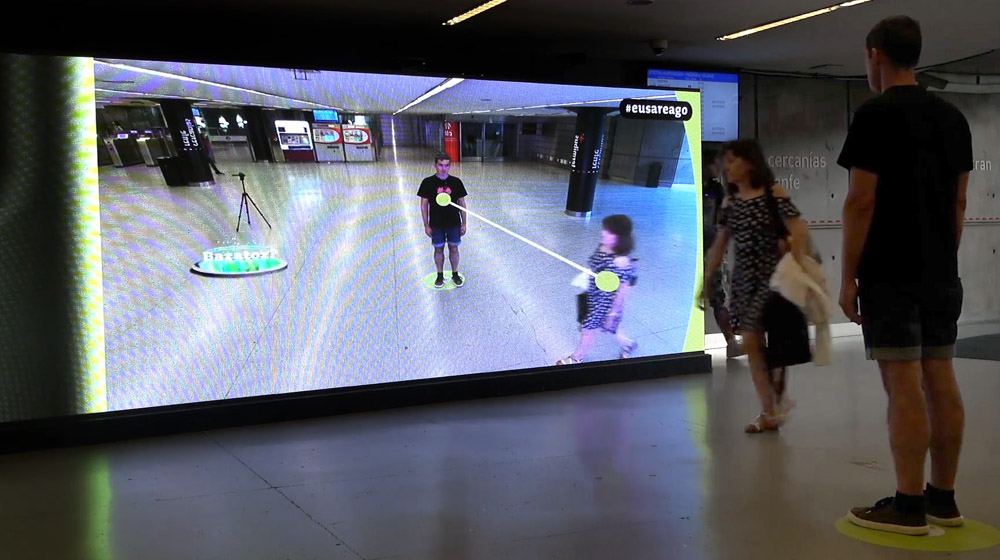 JOINING PEOPLE Advertising installation